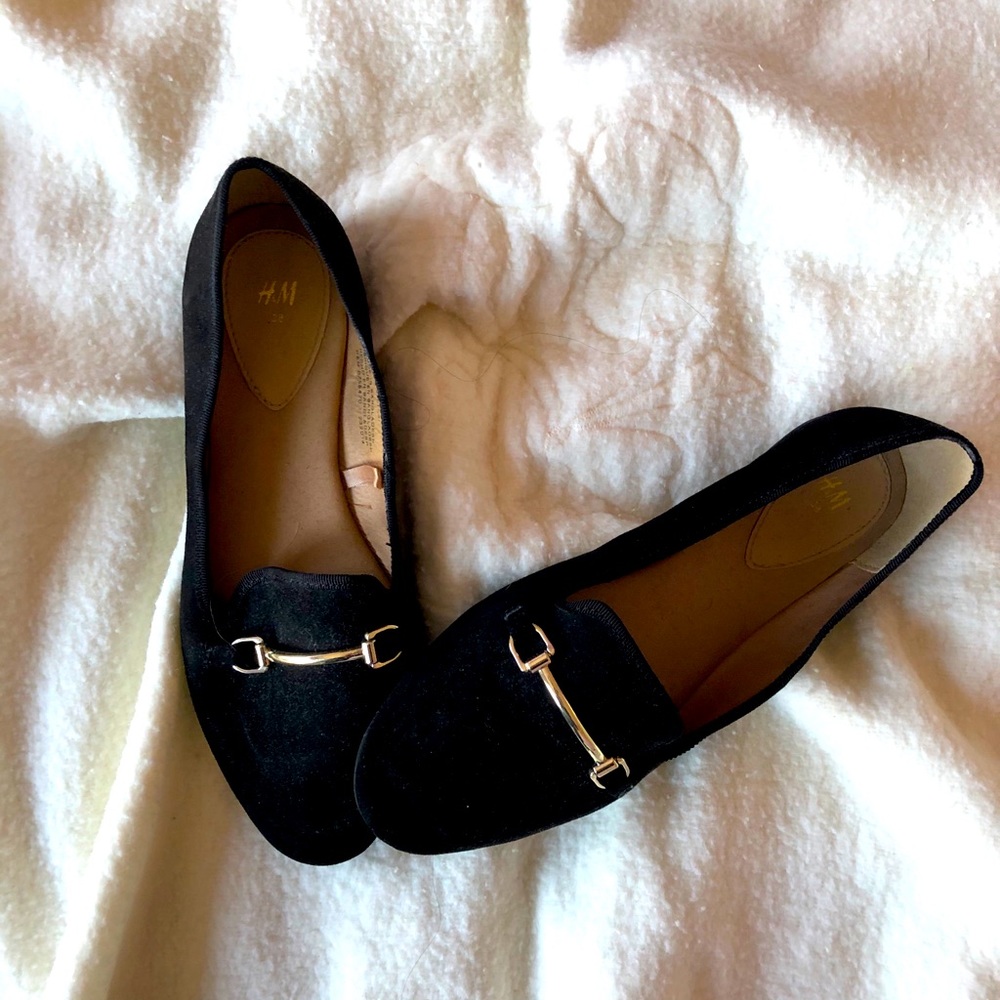 Flat shoes